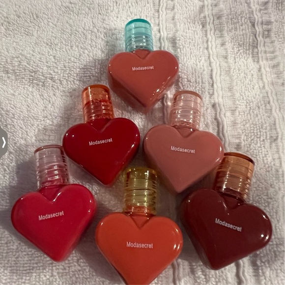 Lip color - Picture 5 of 6